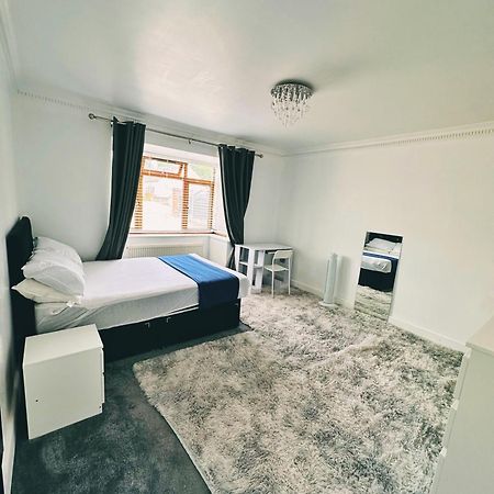 Blue Rain Otel Hillingdon Dış mekan fotoğraf